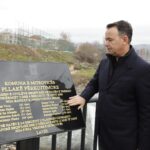 Spomen-ploča „Noć užasa“ za Albance u Sev. Mitrovici: Delibašić i Ivanović i dalje prozivani, porodice razmatraju tužbu u Strazburu