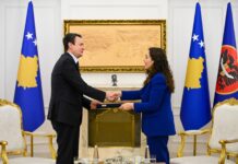 Deset dana do roka Ustavnog suda za dekret Osmani – nastavak rada Skupštine ili novi izbori? FOTO: Vjosa Osmani i Aljbin Kurti/FB