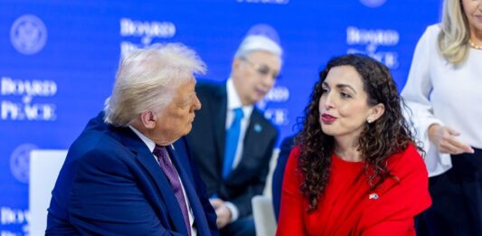 FOTO: Donald Tramp, Vjosa Osmani FB