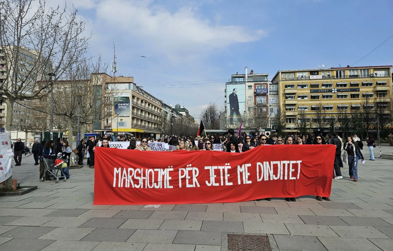 Međunarodni dan žena: U Prištini održan protest pod sloganom „Marširamo za život sa dostojanstvom“