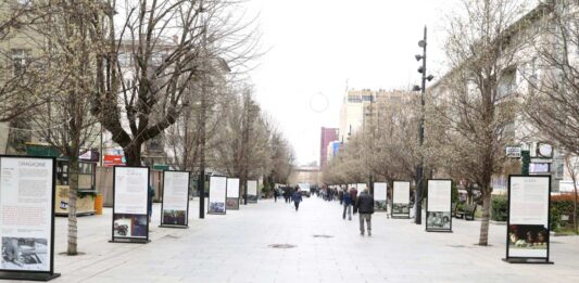 FOTO: Integra/Glavna ulica u Prištini, izložba o ratnim zločinima