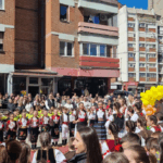 Na mitrovačkom šetalištu održan prvi dan Vaskršnjeg humanitarnog programa