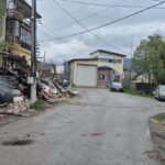 Trepča Jug: Počelo uklanjanje nelegalno postavljenih garaža u Severnoj Mitrovici