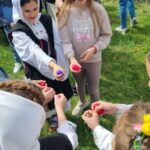 Vaskrs u Prilužju obeležen tradicionalnim takmičenjem za najlepše i najjače jaje: Praznik kroz dečije osmehe