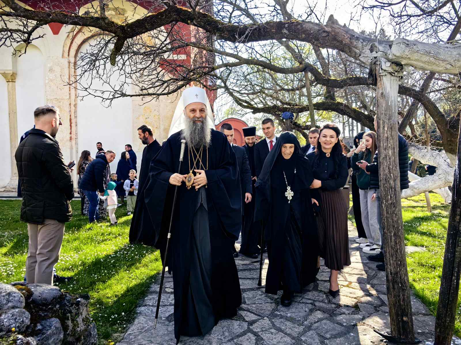 Patrijarh Porfirije na Vaskrs u Pećkoj Patrijaršiji: „Radujmo se i ne bojmo se“