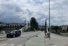 „Ja jok, bogami!“: Srbi nezainteresovani za izbore, Albanci otvoreni – na mostu rasprava o Tačiju, Kurtiju i Rugovi