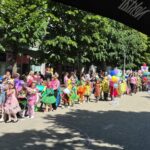 Karneval „Danice Jaramaz“ u centru grada: Mališani u maskama i kostimima ispunili gradsko šetalište radošću