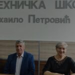 Preminuo Momir Kasalović, bivši načelnik Kosovsko-mitrovačkog okruga FOTO: Tehnička škola/Kasalović sa suprugom prilikom odlaska u penziju pre par godina
