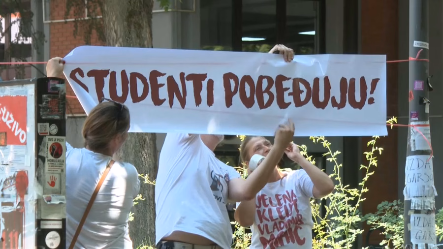 "Mesto odakle je sve počelo": Studentski protest u Novom Sadu, počelo postavljanje štandova