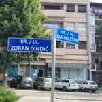 Četiri dana pred izbore: Na ulazu u Severnu Mitrovicu postavljene table „Zoran Đinđić“ i „Isa Boljetini“, sledi zamena još oko 80 naziva ulica Ulica Zopran Điniđić Isa Boljetini