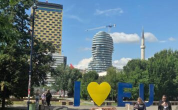 Apel verskih poglavara u Albaniji posle sastanka sa Begajem: Glas građana mora da se čuje, izaberite dijalog umesto sukoba FOTO: KoSSev/Albanija, Tirana