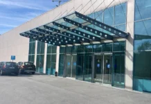 Koha: Milioni evra za Srbe koji ne dolaze na posao a zaposleni u ministarstvima