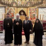 Patrijarh Porfirije i Trampov prijatelj stigli u Pećku Patrijaršiju, sutra u Visokim Dečanima FOTO: Patrijarh i Mark Berns u Pećkoj Patrijaršiji