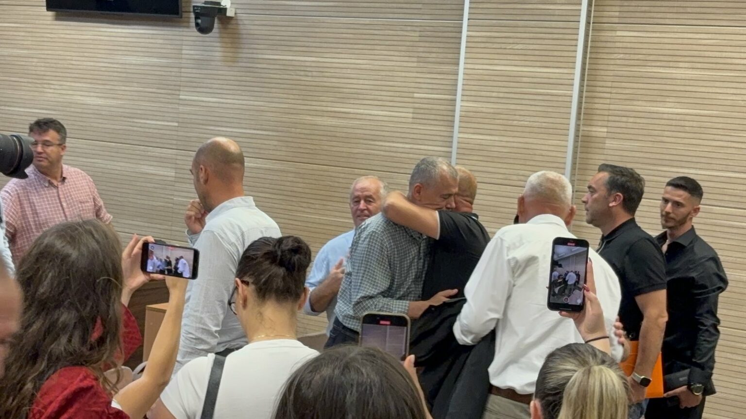 Sami Ljuštaku i ostali oslobođeni optužbi za uticaj na svedoke u slučaju „Drenica"