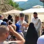 Mitropolit Teodosije služio u manastiru Ulije za Svetu Petku: „Ono što trpimo činimo iz ljubavi prema Hristu”, praznik proslavljen i u Lapljem Selu