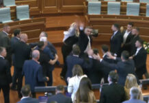 Hadžiju posle bacanja jaja na Kurtija kaže da nema problem sa političkim akcijama poslanika, a Kurti objašnjava zašto nije predložio kandidata