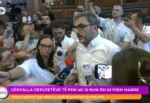 Haos u kosovskoj skupštini: Otvorena vrata za dijasporu, zatvorena za sednicu – polivanje vodom, koškanje i poziv na „streljanje“ Haradinaja FOTO: Skrinšot TV Dukagjini, Haos u kosovskoj skupštini