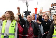 Biciklisti studenti, „Čuvari Ustava“, spojili se u Kragujevcu, okupljenima se obratili kandidati za poslanike