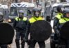 Posle presude incidenti i u Hagu i na Kosovu: Dvoje uhapšeno u Hagu, policajac povređen; kamenje na objekat EULEX-a FOTO: Haška policija