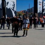 U Prištini počinje „svenarodni protest“, policija poziva – bez maski i bacanja predmeta, mobilizacija se nastavlja i na mrežama FOTO: KoSSev/Protest UČK
