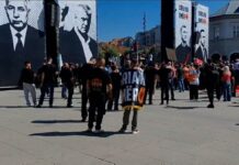 U Prištini počinje „svenarodni protest“, policija poziva – bez maski i bacanja predmeta, mobilizacija se nastavlja i na mrežama FOTO: KoSSev/Protest UČK