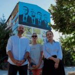 Od „Kosovo čeka“ do „U ime naroda, proglasite ih nevinim“: Kako se Kosovo i dijaspora mobilišu pred presudu Tačiju i ostalima FOTO: Orange girl/Mural podrške haškim pritvorenicima/besiane musmurati