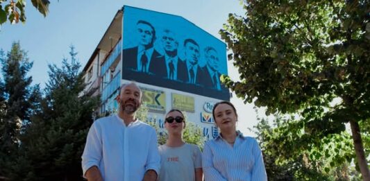 FOTO: Orange girl/Mural podrške haškim pritvorenicima/besiane musmurati