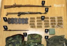 Kosovska policija u Drenu i Šipovu pronašla oružje, municiju i vojne uniforme; jedan uhapšen FOTO: Kosovska policija/Zaplena oružja