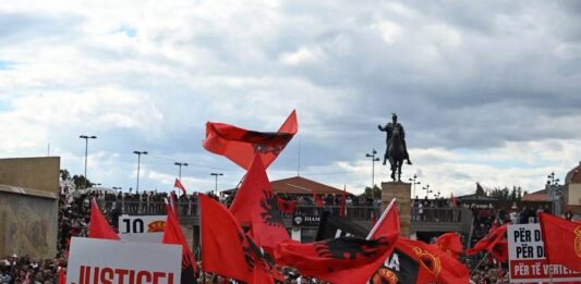 FOTO: "Liria ka emer" protest učk