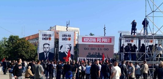 FOTO: KoSSev/Priština, UČK, čekanje presude