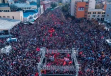 Bez međunarodne reakcije na jučerašnji skup u Prištini, EU pozvala na poštovanje „prvostepene” odluke suda