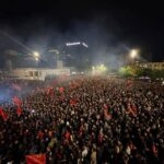 Petnaesta noć protesta u Prištini, sutra veći skup FOTO: "Liria ka emer"/ Protest UČK Priština