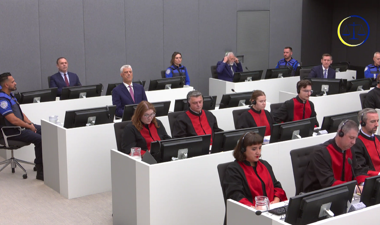 Šta piše u sažetku presude: Sva četvorica kriva za četiri ratna zločina, oslobođena svih šest tačaka za zločine protiv čovečnosti