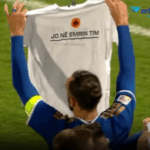 Deveta noć protesta: „UÇK“ na stadionu sa Ircima, i porodica Bunjaku traži oslobađanje Tačija i ostalih iz Haga FOTO: Arbresh info "Ne u moje ime" u sportu