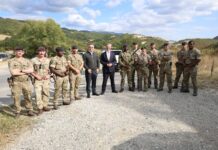 Hargrivs sa britanskim vojnicima: Ponosni na ulogu 1999; presuda Tačiju i ostalima nije presuda Kosovu