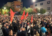 Osamnaesta noć protesta u Prištini: „Glasajte za zakon“, marš ka Skupštini i poruka Hazirija