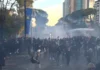 Peti dan protesta u Albaniji obeležili sukobi sa policijom, gumeni meci i zapaljen automobil