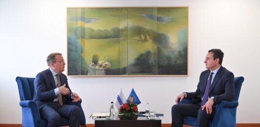 FOTO: Kurti sa Kampom/Albin Kurti fb
