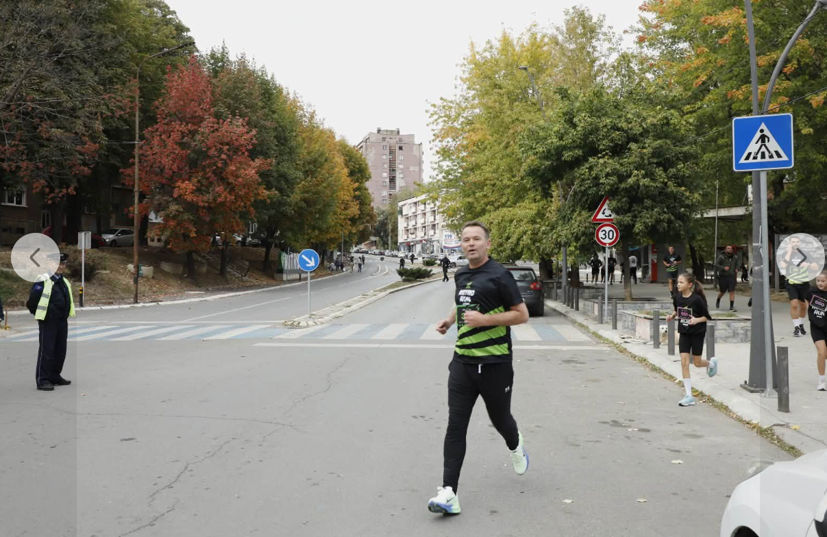 Peci i lično trčao kroz Severnu Mitrovicu uprkos protivljenju opštine, pre šest meseci predvodio marš učenika na severu