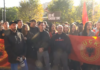 Blokirani izlazi iz kosovske skupštine, pirotehnika i polomljen prozor: Demonstranti traže drugo čitanje Zakona