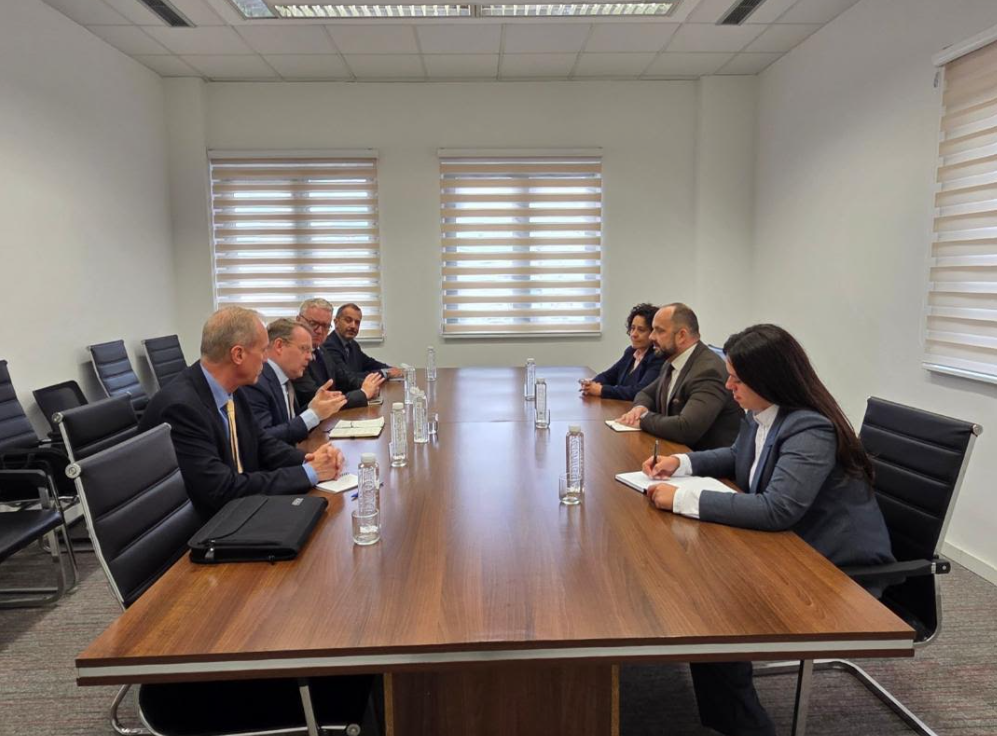 FOTO: Radojević sa Komesarom OEBS-a