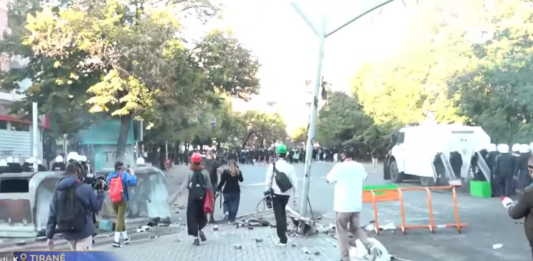FOTO: Top Chann el skrinšot/Protesti u Albaniji