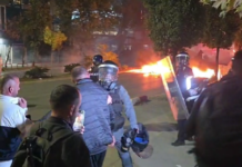 Suzavac, vodeni topovi i oklopna vozila u Prištini: Protest eskalirao posle neuspeha dogovora Kurti–Hamza FOTO: Kallxo/protest